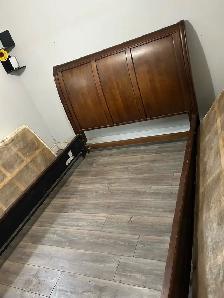 slay bed head board and foot board $60