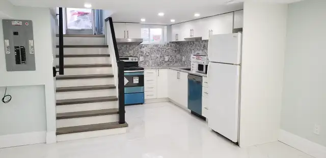 Duplex unit -2 Bedrooms, 2 bathrooms, 2 parking & laundry.