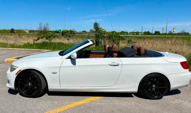 BMW DÉCAPOTABLE, CONVERTIBLE BLANCHE