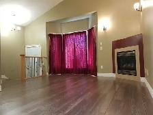 Beautiful Main Floor 3 bedroom and 2 bathroom for rent - Photo 4