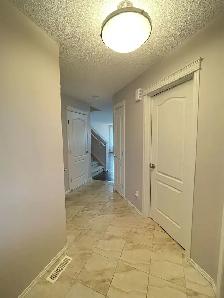 Gorgeous 3bedroom 2.5bathroom duplex for rent in Ambleside area