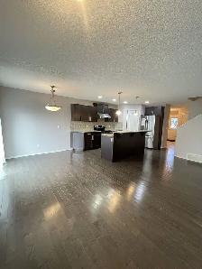 Gorgeous 3bedroom 2.5bathroom duplex for rent in Ambleside area - Photo 4