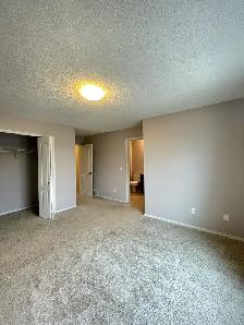 Gorgeous 3bedroom 2.5bathroom duplex for rent in Ambleside area - Photo 6