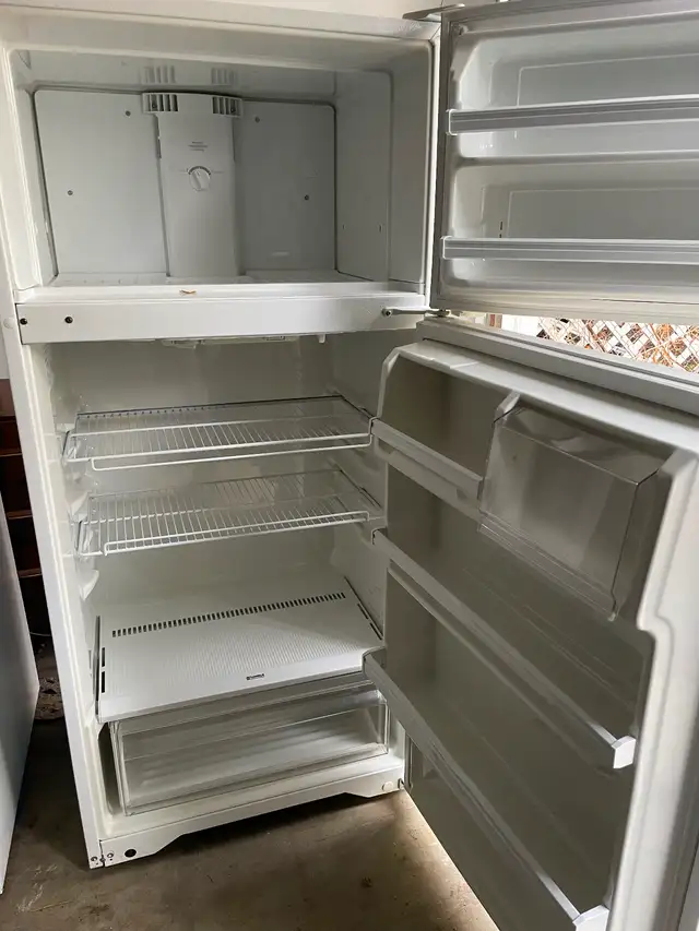 Kenmore Refrigerator - used compact unit - 28'wide x 24' deep