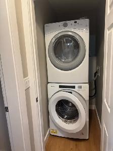 Clean & Modern 2 Bedroom Suite – Private Driveway & Laundry - Photo 7