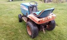 Vintage Ford LGT100 lawn tractor - Photo 3