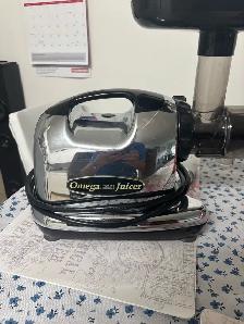 Omega Juicer