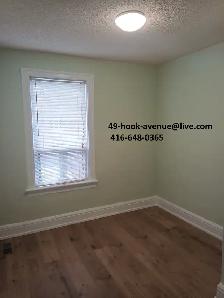 Small room, Keele / Dundas, 1st June. - Photo 8