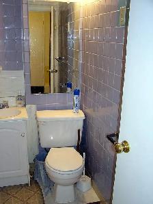 Small room, Keele / Dundas, 1st June. - Photo 10