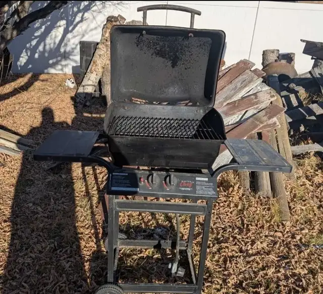 Used Master Chef Barbecue & 20 LB Propane Tank