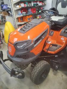 HUSQVARNA TS 375XD TRACTOR 54 INCH DECK - Photo 4
