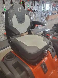 HUSQVARNA TS 375XD TRACTOR 54 INCH DECK - Photo 8