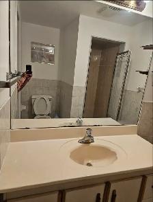 private Room available from July 1stin Scarborough - Photo 8
