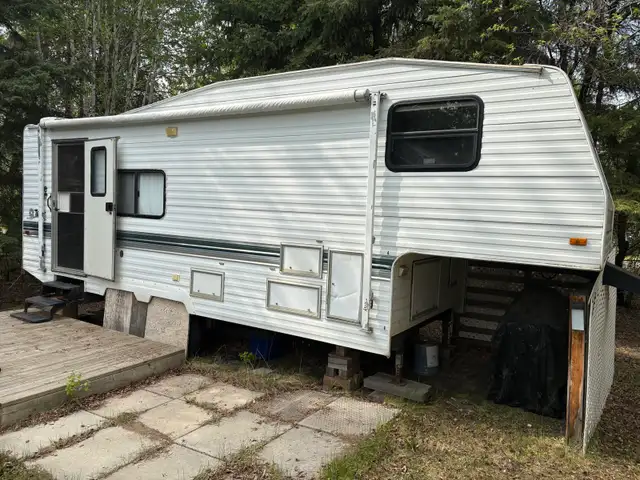 5th wheel trailer