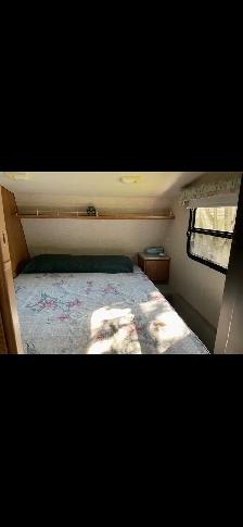 5th wheel trailer - Photo 8