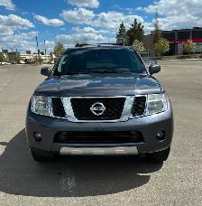 2011 Nissan Pathfinder LE, V6, 4.0L, 4x4 - Photo 3
