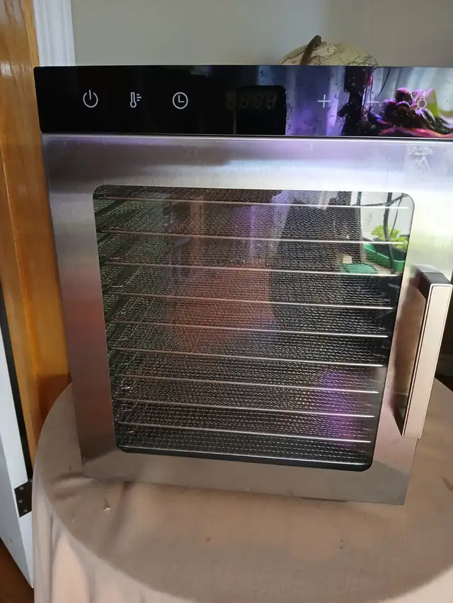 FOOD DEHYDRATOR!