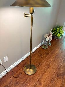 Stunning Floor Lamp - Photo 6