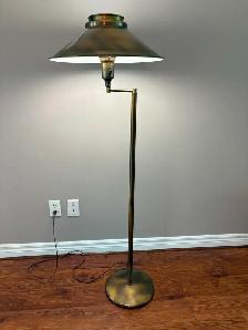 Stunning Floor Lamp - Photo 7