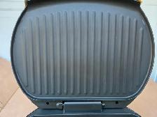George Forman Lean Mean Fat Grilling Machine Round BBQ 18' Diam. - Photo 4