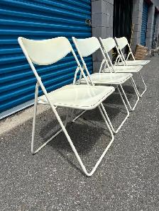 Four Folding Chairs - Photo 3