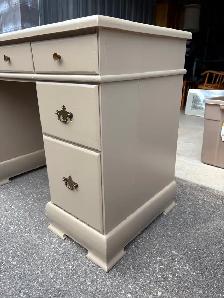 Painted Desk - Photo 3
