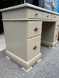 Painted Desk - Photo 4