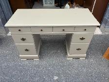 Painted Desk - Photo 10