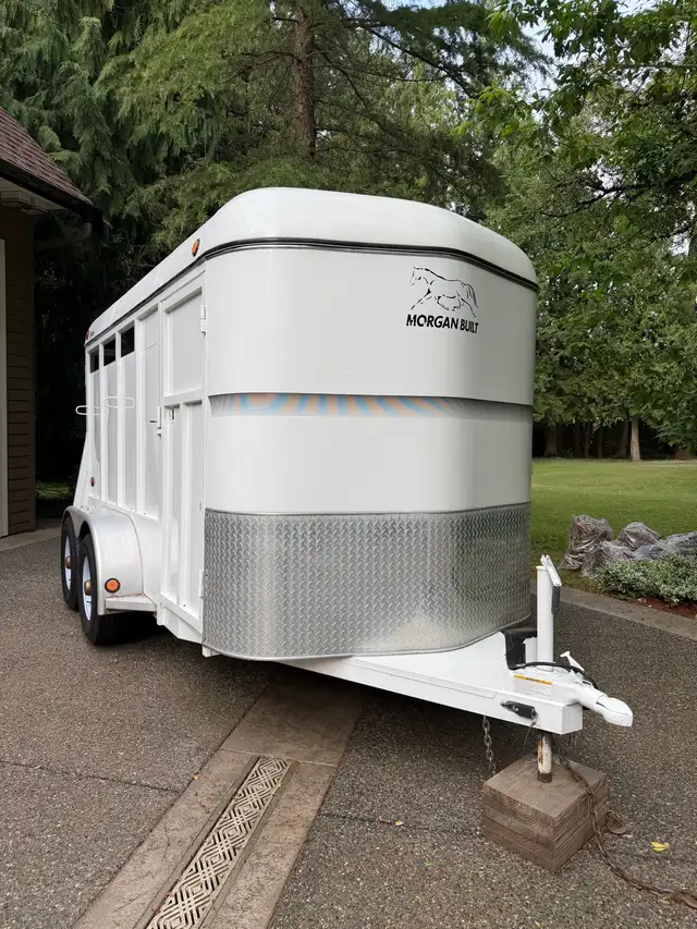 Horse Trailer Morgan Built Bravo 2 H Bumper Pull Immaculate