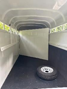 Horse Trailer Morgan Built Bravo 2 H Bumper Pull Immaculate - Photo 3