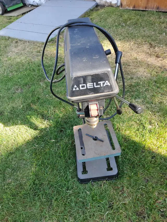 LIGHTLY USED DELTA DIRECT DRIVE DRILL PRESS