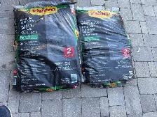Black Mulch - Photo 2