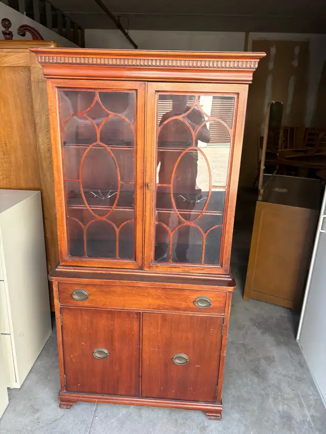 Free delivery Wooden antique China Cabinet with Glass Doors