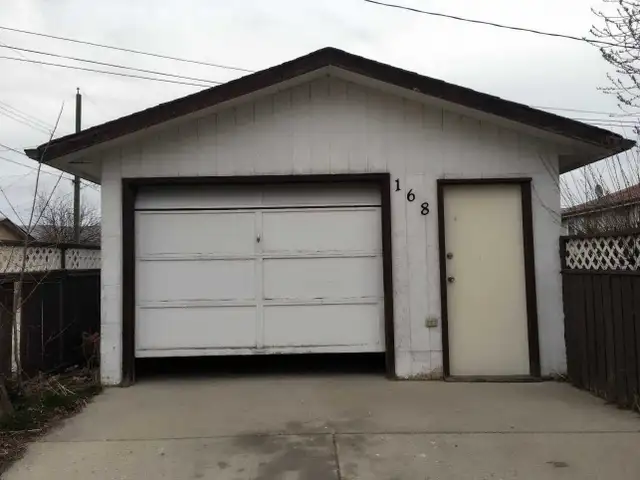 Garage-Detached for Rent