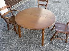 Free delivery used Round Drop Leaf Dining Table and 3 Chairs