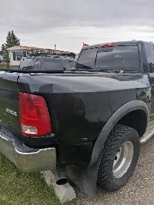 Dodge Ram Megacab 3500 Laramie Loaded - Photo 4