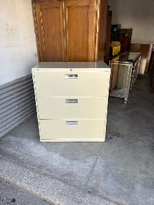 Free delivery used 3-Drawer Filing Cabinet