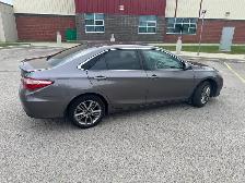 2017 Toyota Camry SE - Photo 4