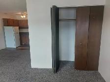 Senior Bachelor Suite 50 - Photo 2