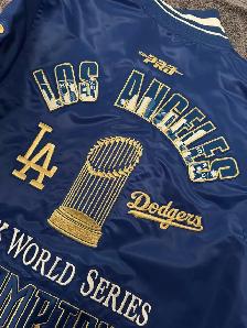 Los Angeles Dodgers - Photo 3