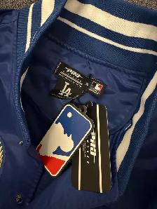 Los Angeles Dodgers - Photo 4