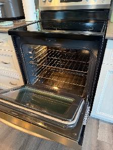Frigidaire Electric Stove - Photo 2