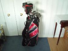 MEN'S R.H.  GOLF CLUBS  ( TOMMY ARMOUR )  -  LIKE NEW