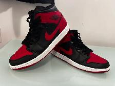 Nike Jordan 1 Mid Banned