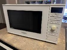 Panasonic 1200W Inverter Microwave