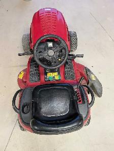 Toro Lawn Tractor - Photo 3