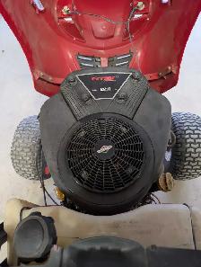 Toro Lawn Tractor - Photo 4