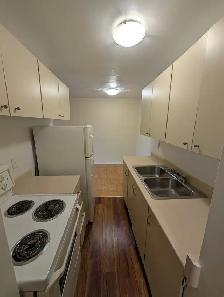 2 Bedroom Apt Available at 10 Veevers Dr, Hamilton! - Photo 2