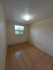 2 Bedroom Apt Available at 10 Veevers Dr, Hamilton! - Photo 5