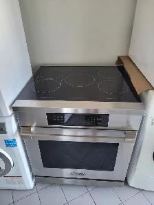 30' Electric Stove Dacor,  Glass Top. - Photo 4